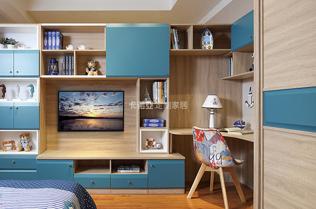 兒童書桌怎么定制？?jī)和瘯蓝ㄖ谱⒁馐马?xiàng)有哪些？