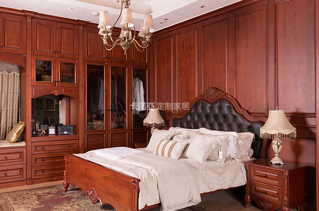 哪個牌子的定制衣柜是實木？定制實木衣柜的知名品牌介紹